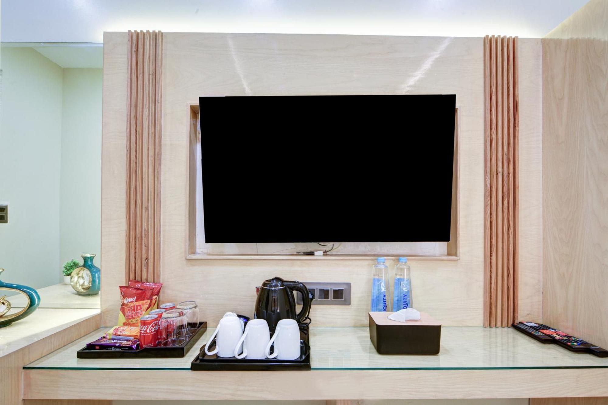 New Frontier Hotel Delhi  Extérieur photo