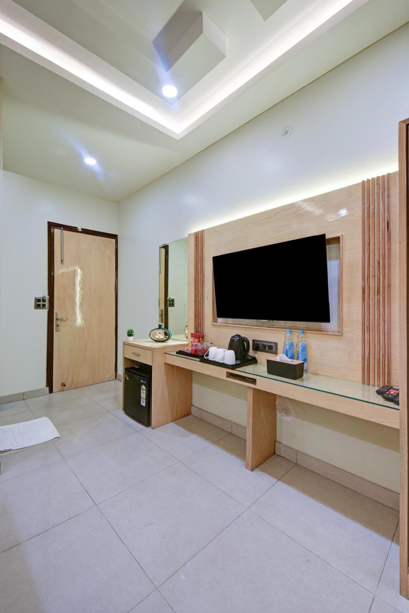 New Frontier Hotel Delhi  Extérieur photo
