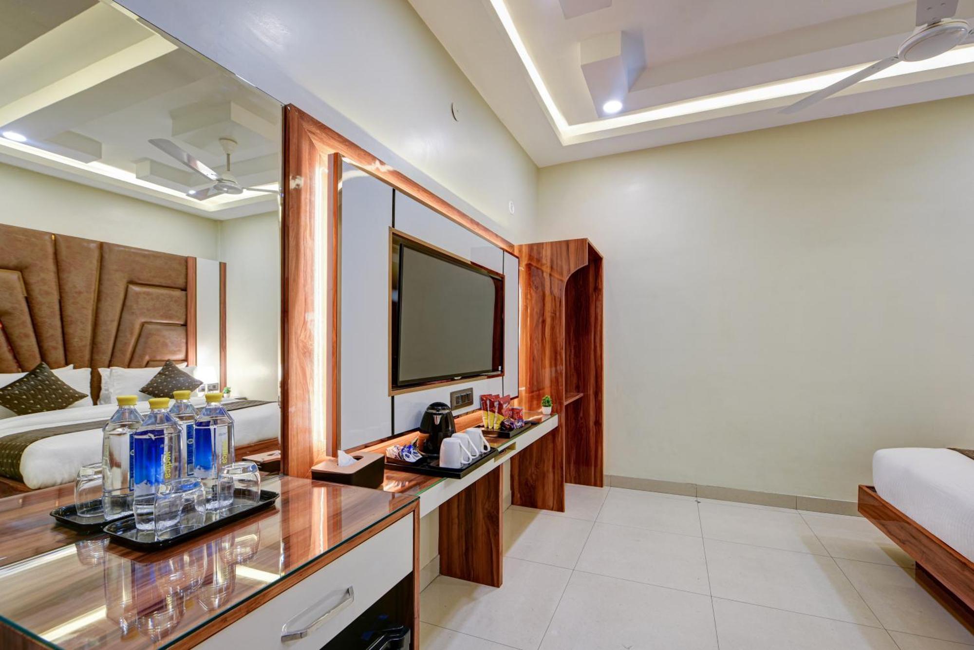 New Frontier Hotel Delhi  Extérieur photo