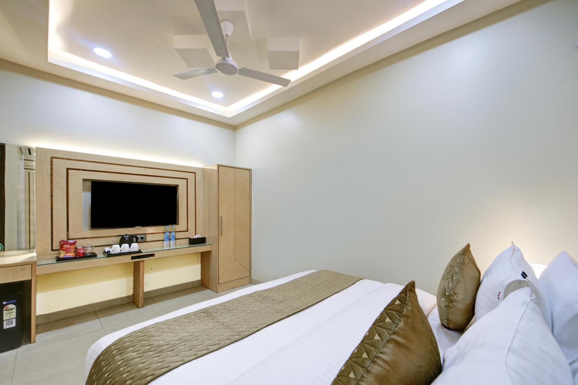 New Frontier Hotel Delhi  Extérieur photo
