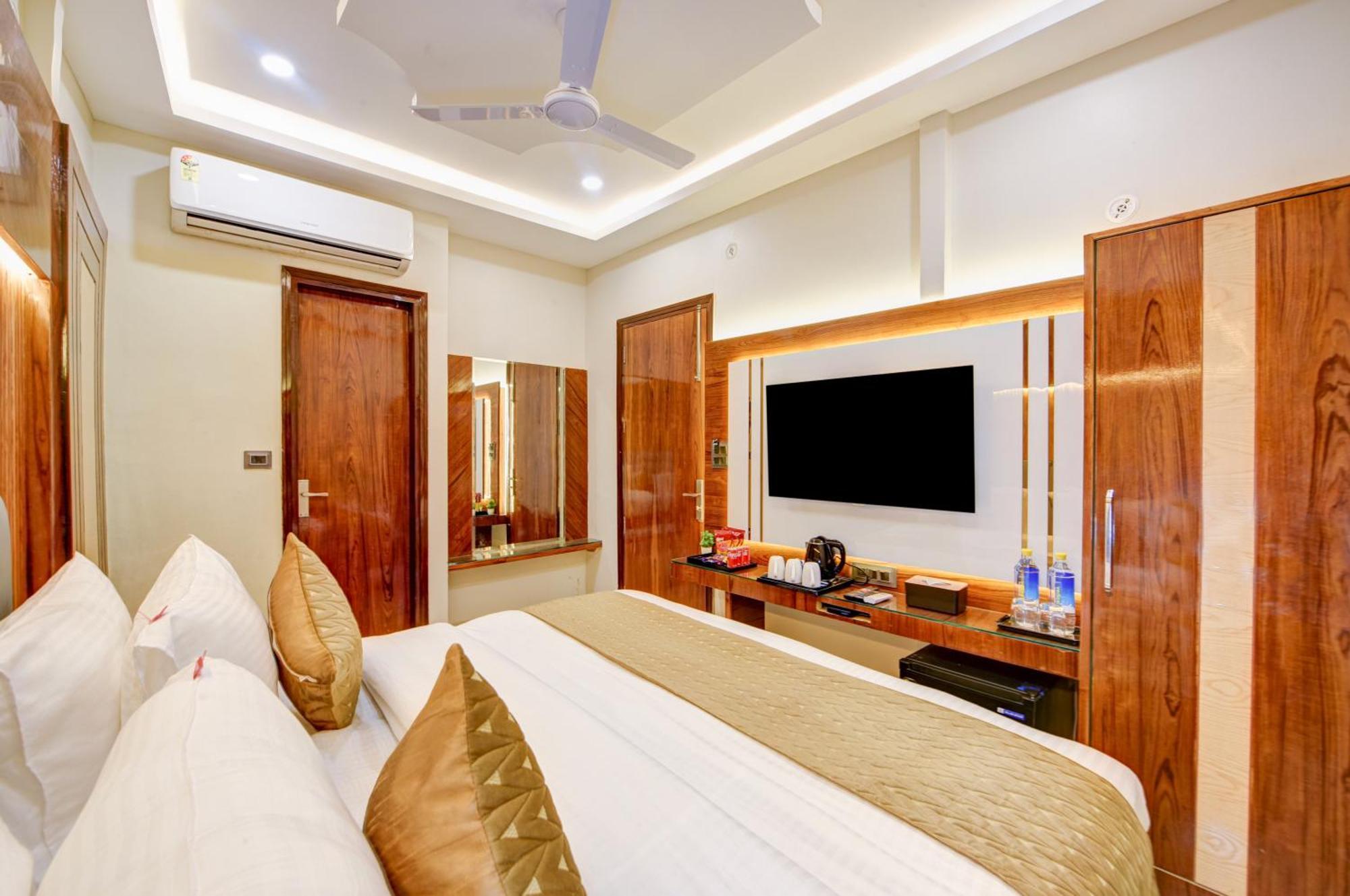 New Frontier Hotel Delhi  Extérieur photo